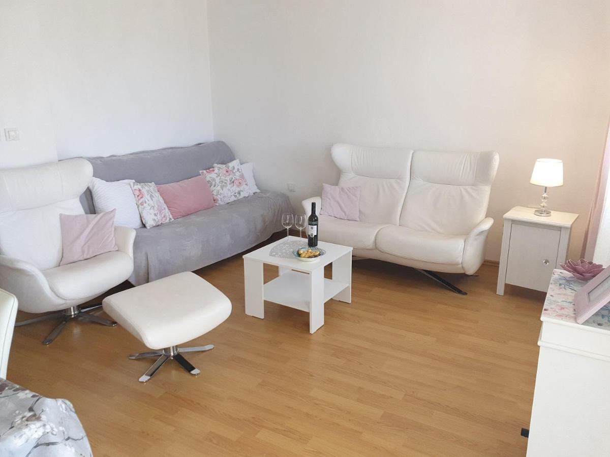 Apartament Mare *